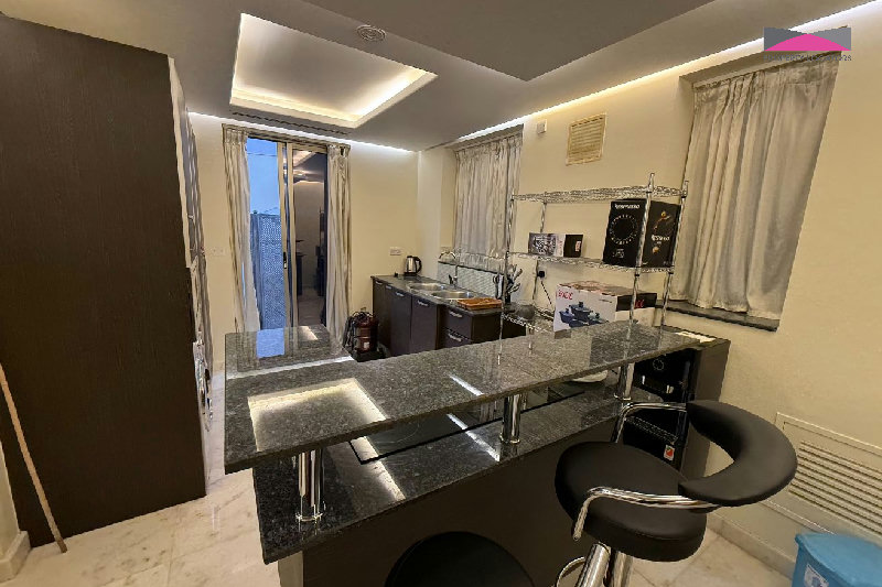 LUXURIOUS COMFORT CONVENIENCE & EASY COMMUTING – Slide 9