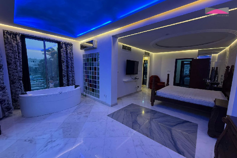 LUXURIOUS COMFORT CONVENIENCE & EASY COMMUTING – Slide 10