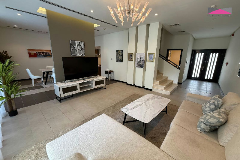 PRIVATE POOL • EXCELLENT LOCATION• NEWLY RENOVATED • READY TO MOVE IN – Slide 2