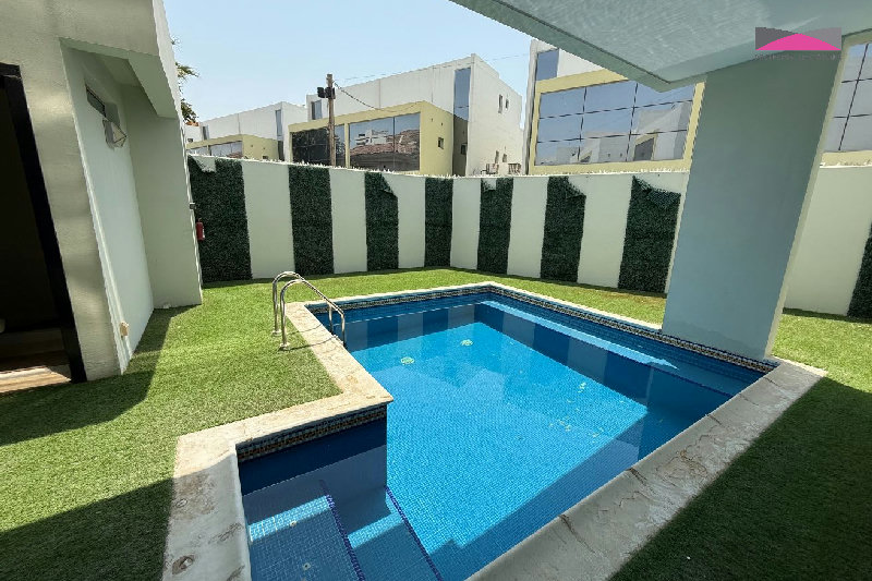 PRIVATE POOL • EXCELLENT LOCATION• NEWLY RENOVATED • READY TO MOVE IN – Slide 1