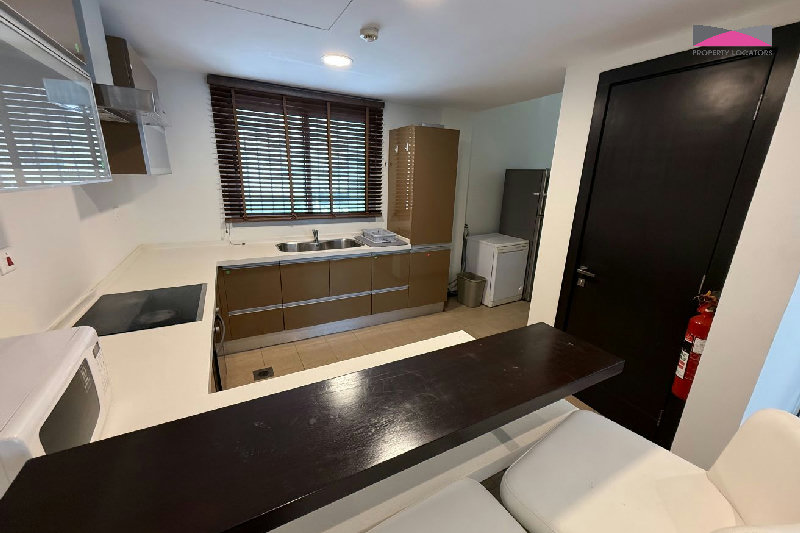 PRIVATE POOL • EXCELLENT LOCATION• NEWLY RENOVATED • READY TO MOVE IN – Slide 7