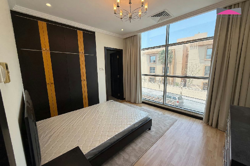 PRIVATE POOL • EXCELLENT LOCATION• NEWLY RENOVATED • READY TO MOVE IN – Slide 11