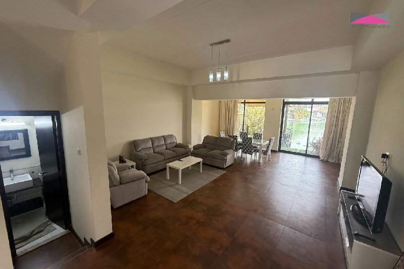 RENOVATED HOME | PRIVATE BOAT MOORING | CANAL VIEW β Slide 4