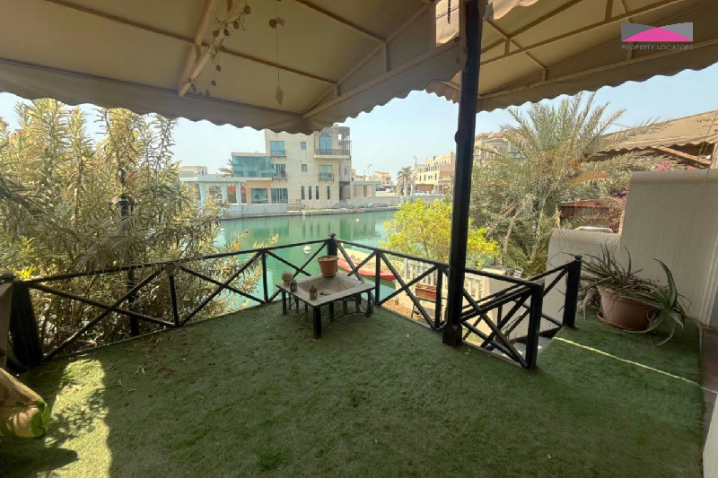 RENOVATED HOME | PRIVATE BOAT MOORING | CANAL VIEW β Slide 3