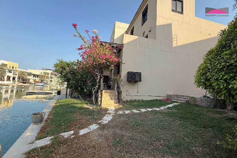 PRIVATE VILLA WITH EXPANSIVE GARDEN & BOAT MOORING – Slide 3