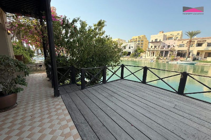 PRIVATE VILLA WITH EXPANSIVE GARDEN & BOAT MOORING – Slide 11