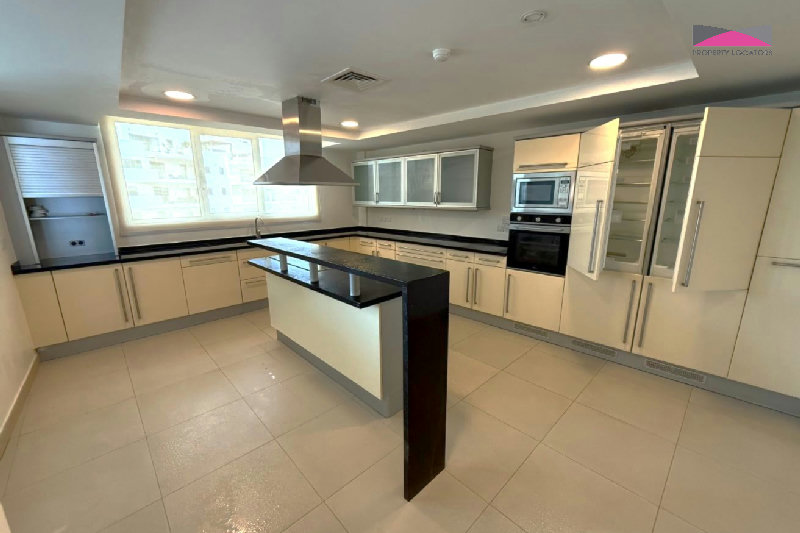 BEACHFRONT BLISS ♦ COMMON POOL ♦ SANDY BEACH – Slide 9