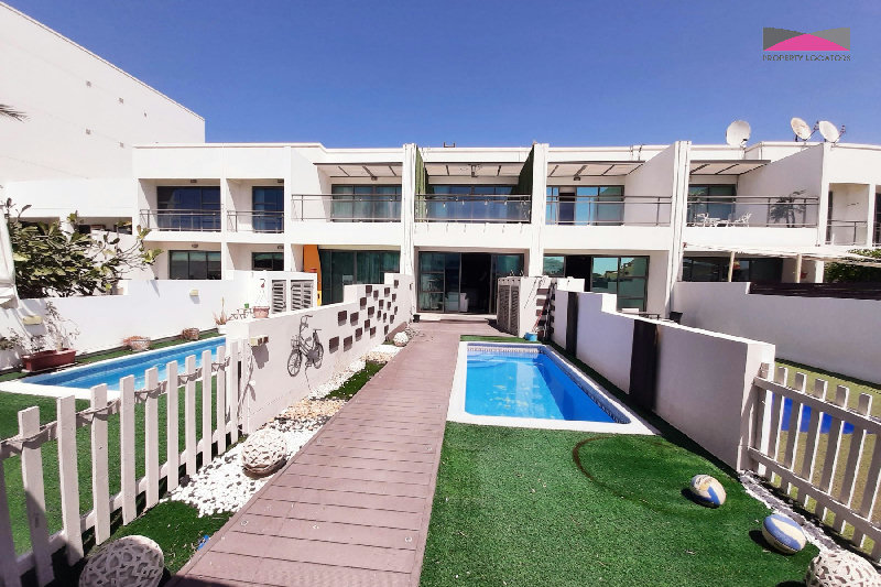 SANDY BEACH | PRIME LOCATION | PRIVATE POOL β Slide 3