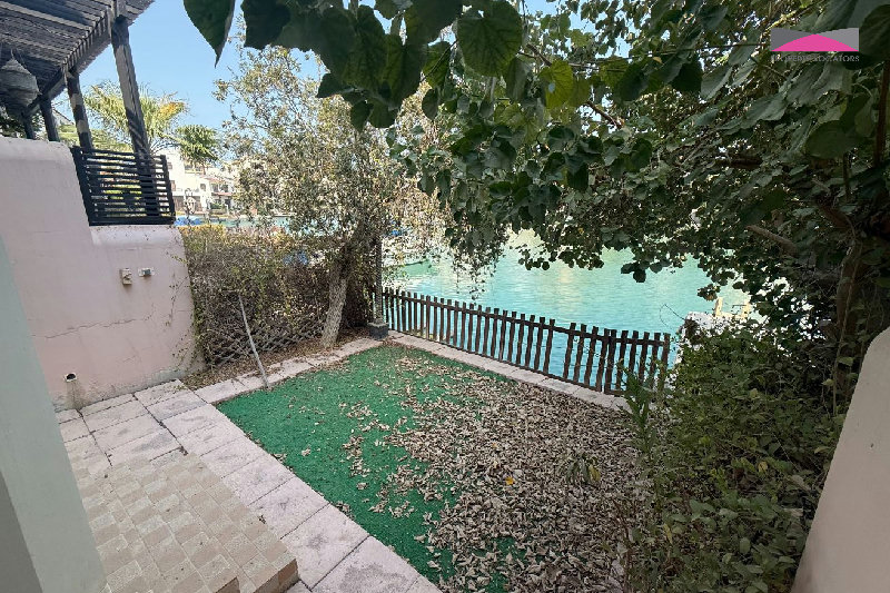 WATERFRONT | BOAT MOORING | 2.5 DEEP CANAL | MOVE-IN READY β Slide 14