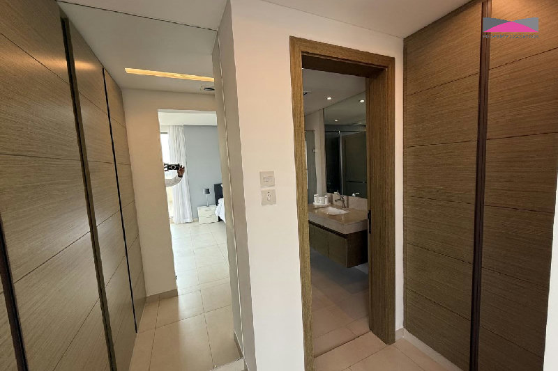 THE KEY TO FINDING A PATH TO A LUXURIOUS LIFESTYLE β Slide 13