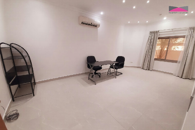 NEWLY RENOVATED | SPACIOUS LIVING | PRIME LOCATION | POOL ACCESS β Slide 7