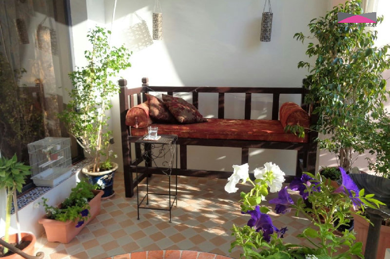 CANAL VIEW VILLA | PRIVATE MOORING | GARDEN SPACE – Slide 3