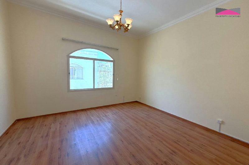 NEWLY RENOVATED | SPACIOUS VILLA | PRIME LOCATION β Slide 6