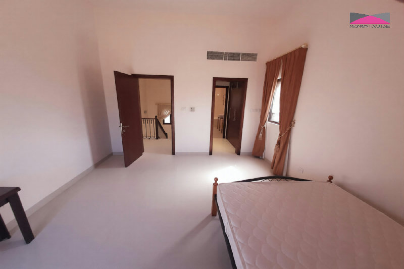 PRIME WATERFRONT LIVING IN AMWAJ | PRIVATE GARDEN & BOAT MOORING – Slide 10