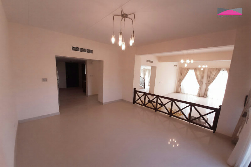 PRIME WATERFRONT LIVING IN AMWAJ | PRIVATE GARDEN & BOAT MOORING – Slide 6