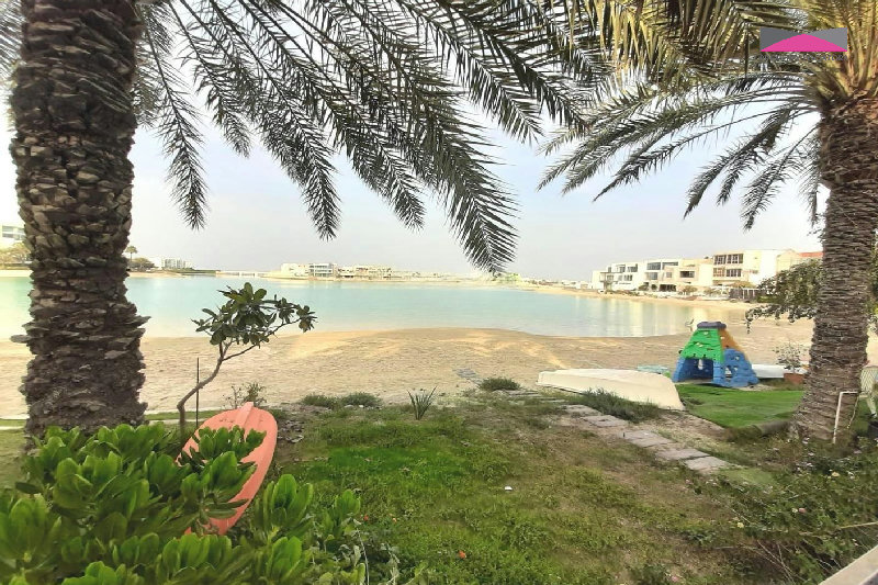 LUXURY BEACHFRONT VILLA | PRIVATE POOL | ELEVATOR – Slide 1