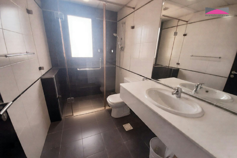 STUNNING SEAFRONT VILLA | PRIVATE GARDEN | MOVE-IN READY – Slide 9