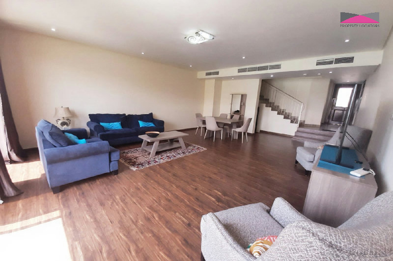 STUNNING SEAFRONT VILLA | PRIVATE GARDEN | MOVE-IN READY – Slide 3