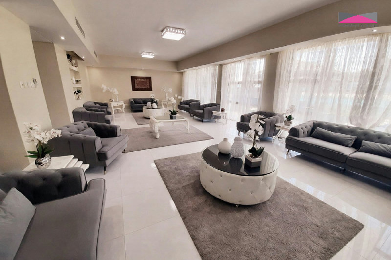 LUXURY BEACHFRONT VILLA | PRIVATE POOL & GARDEN | DIRECT BEACH ACCESS – Slide 3