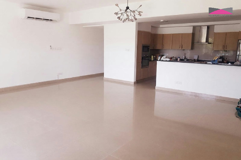 PRESTIGOUS BEACHFRONT PROPERTY | PRIVATE GARDEN | DIRECT BEACH ACCESS – Slide 6