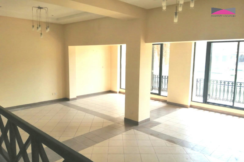 GARDEN VILLA WITH CANAL VIEW | PRIVATE BOAT MOORING | MOVE-IN-READY – Slide 7