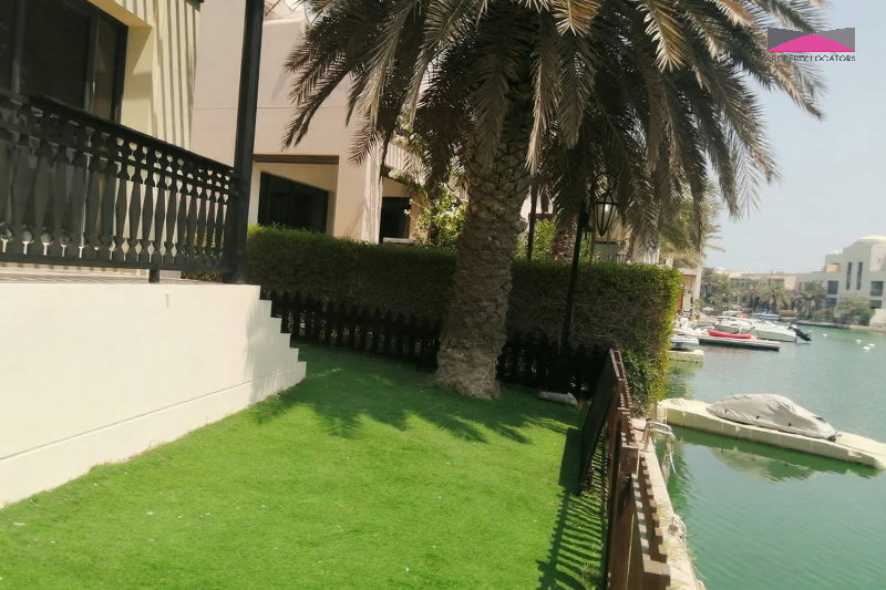 GARDEN VILLA WITH CANAL VIEW | PRIVATE BOAT MOORING | MOVE-IN-READY – Slide 3