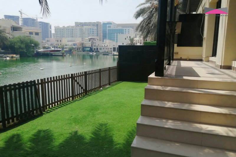 GARDEN VILLA WITH CANAL VIEW | PRIVATE BOAT MOORING | MOVE-IN-READY – Slide 2