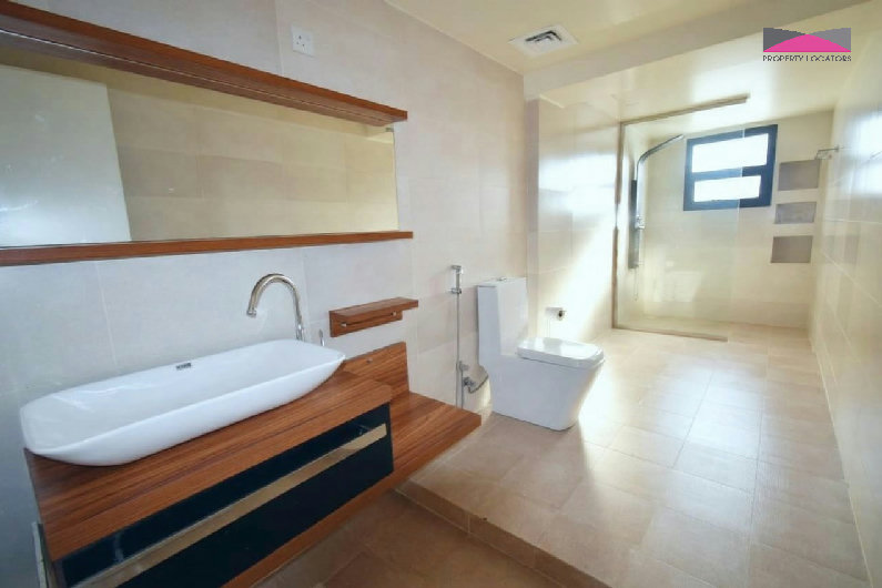 STUNNING WATERFRONT VILLA | FULLY RENOVATED | PRIME LOCATION – Slide 10