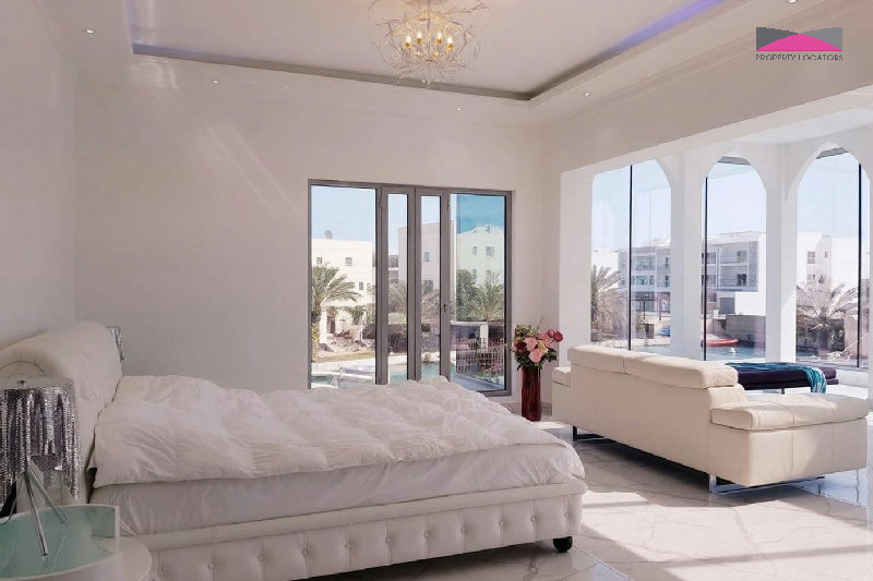 PANORAMIC WATER VIEW | INDOOR MASTER POOL | BOAT MOORING – Slide 7