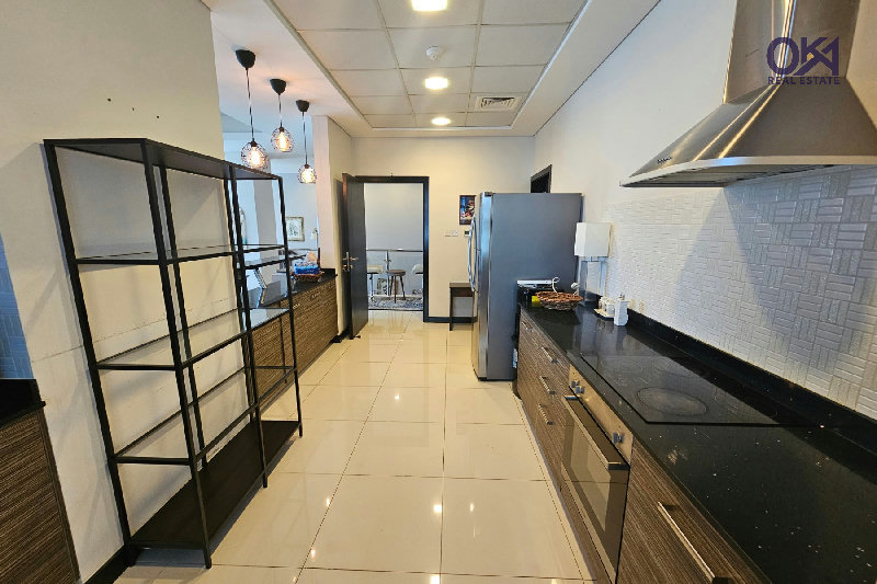 DUPLEX* 3 ASSIGNED PARKINGS * PRIVATE ENTRANCE – Slide 7