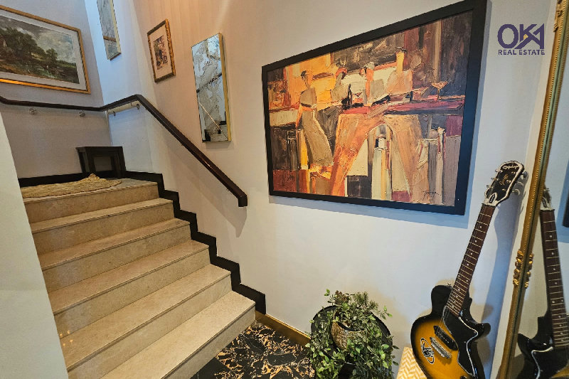 DUPLEX* 3 ASSIGNED PARKINGS * PRIVATE ENTRANCE – Slide 14