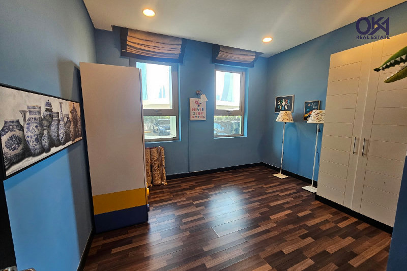 DUPLEX* 3 ASSIGNED PARKINGS * PRIVATE ENTRANCE – Slide 20