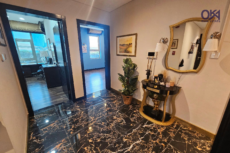 DUPLEX* 3 ASSIGNED PARKINGS * PRIVATE ENTRANCE – Slide 23