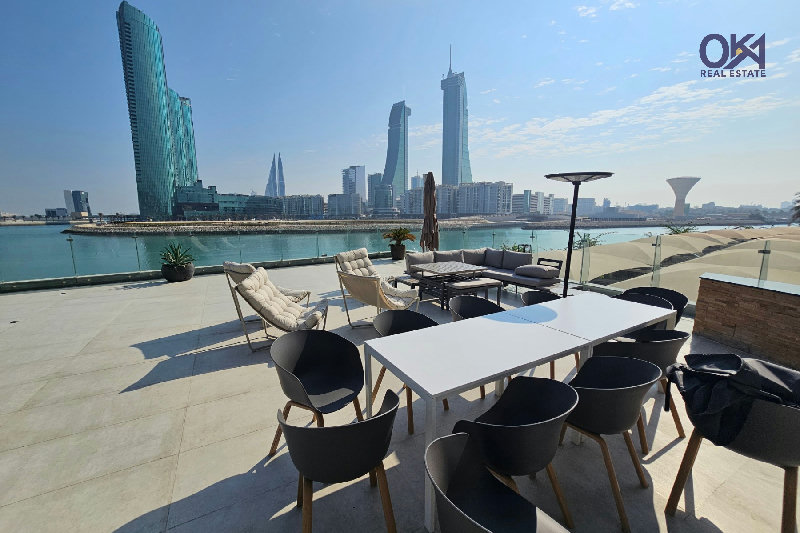 DUPLEX* 3 ASSIGNED PARKINGS * PRIVATE ENTRANCE – Slide 25