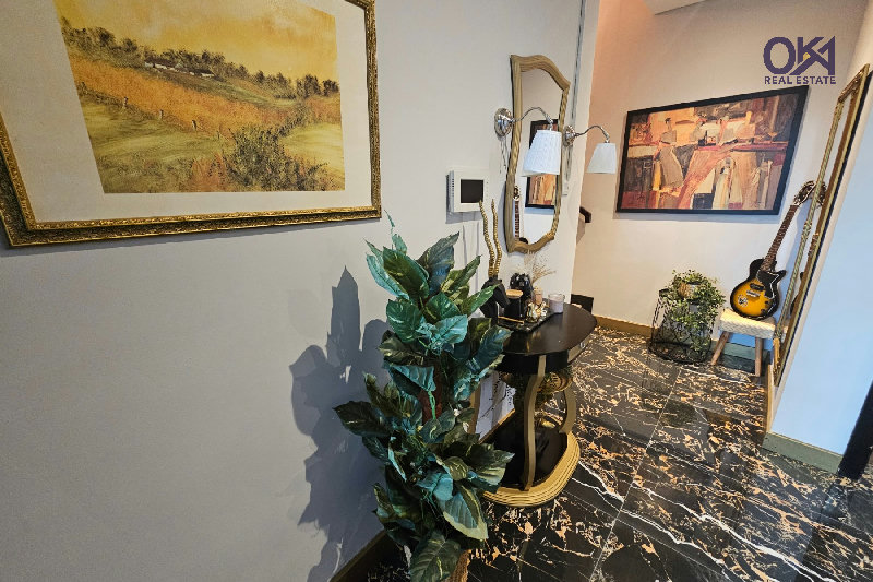 DUPLEX* 3 ASSIGNED PARKINGS * PRIVATE ENTRANCE – Slide 24