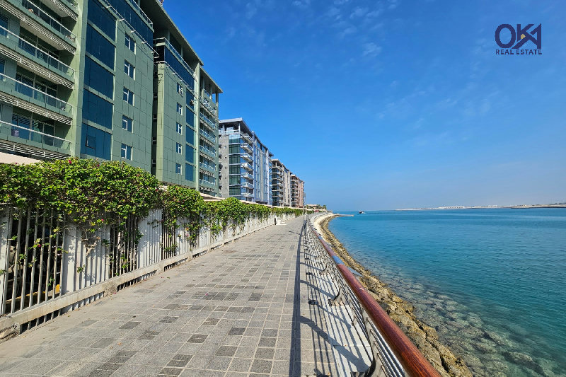 DUPLEX* 3 ASSIGNED PARKINGS * PRIVATE ENTRANCE – Slide 28