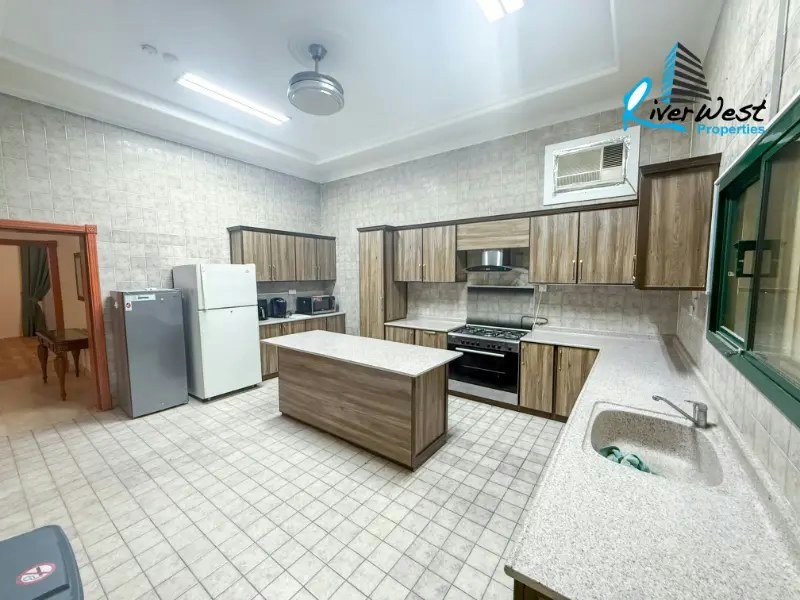 4 Bedroom Villa for Rent in Juffair With Private Pool – Slide 6