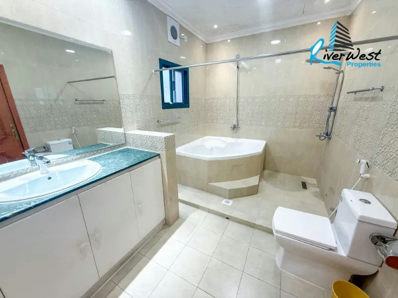 4 Bedroom Villa for Rent in Juffair With Private Pool – Slide 12