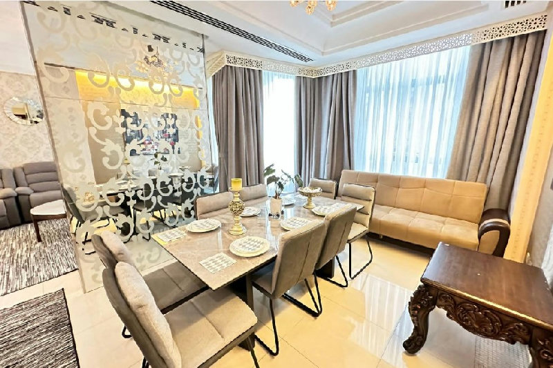 Stunning views, luxury living, elegant design – Slide 4