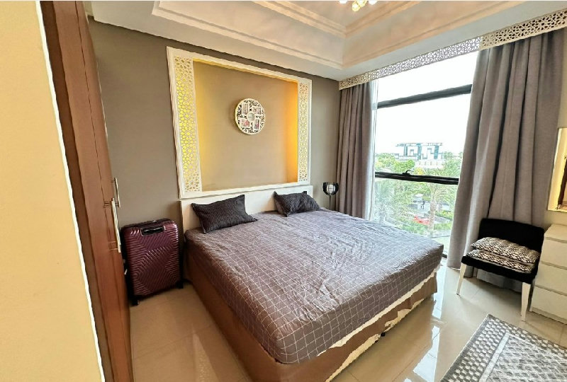 Stunning views, luxury living, elegant design – Slide 7