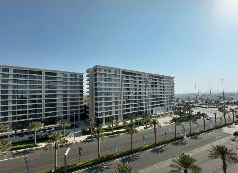 Luxury and comfort, prime location, modern design – Slide 8