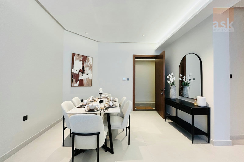 LUXURY | BRAND NEW | BALCONY | MODERN – Slide 2