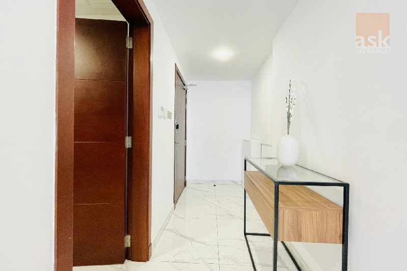 Spacious 2BR Apartment with Balcony | High Floor | City View – Slide 4