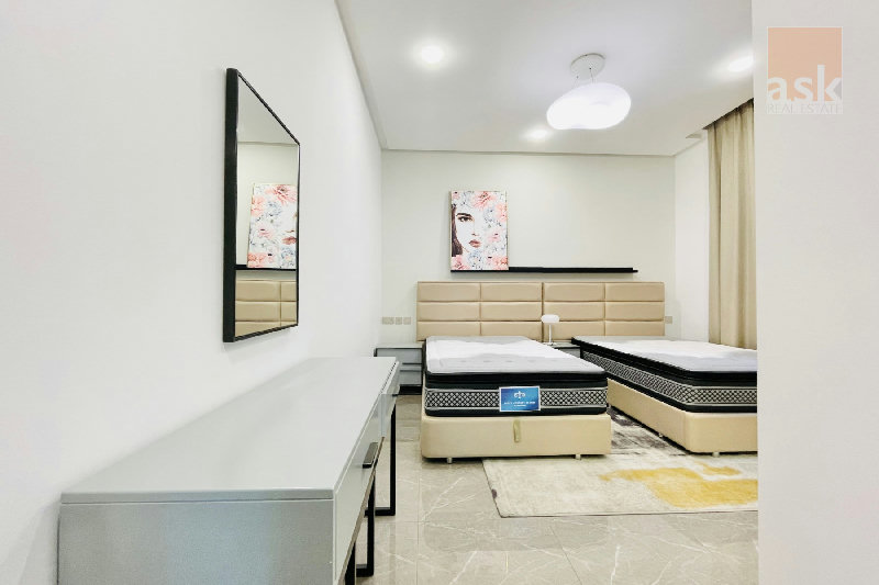 Spacious 2BR Apartment with Balcony | High Floor | City View – Slide 13