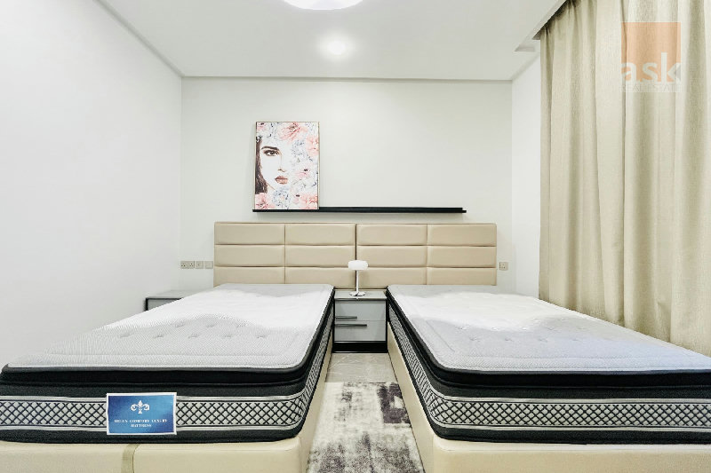 Spacious 2BR Apartment with Balcony | High Floor | City View – Slide 12