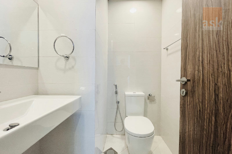 GREAT FACILITIES | SPACIOUS ROOMS | BALCONY | CITYVIEW – Slide 6