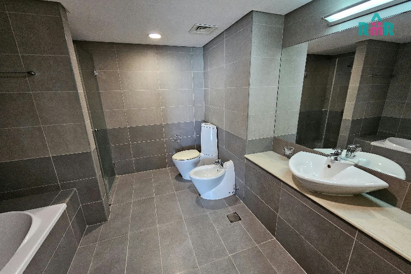 Dream Beachfront Home With a Stunning View, Terraced – Slide 6