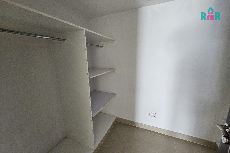 Dream Beachfront Home With a Stunning View, Terraced – Slide 9