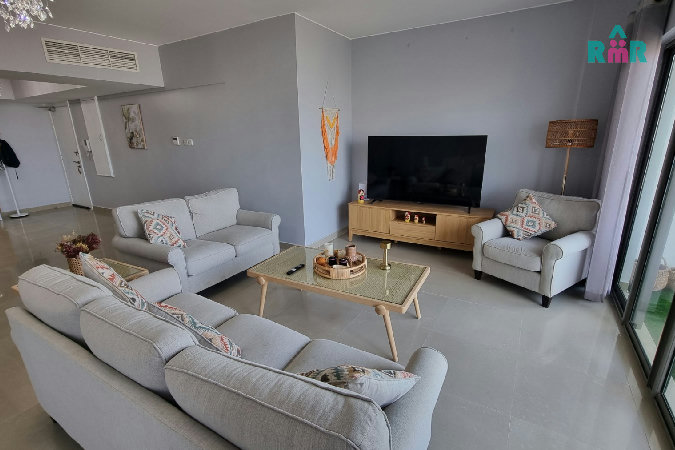 Gated Beachfront Community/Children's Facilities/Well Maintained – Slide 2