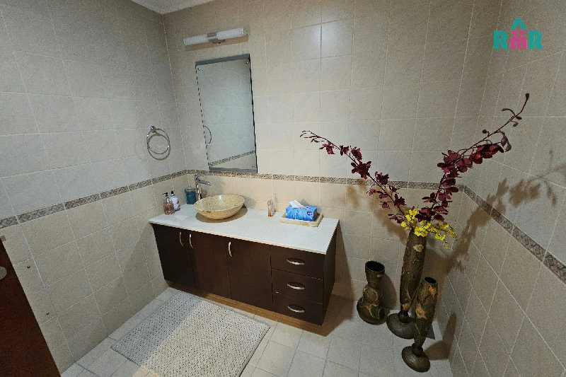 Detached Beachfront Villa/Garage/Private Swimming Pool/Garden – Slide 16